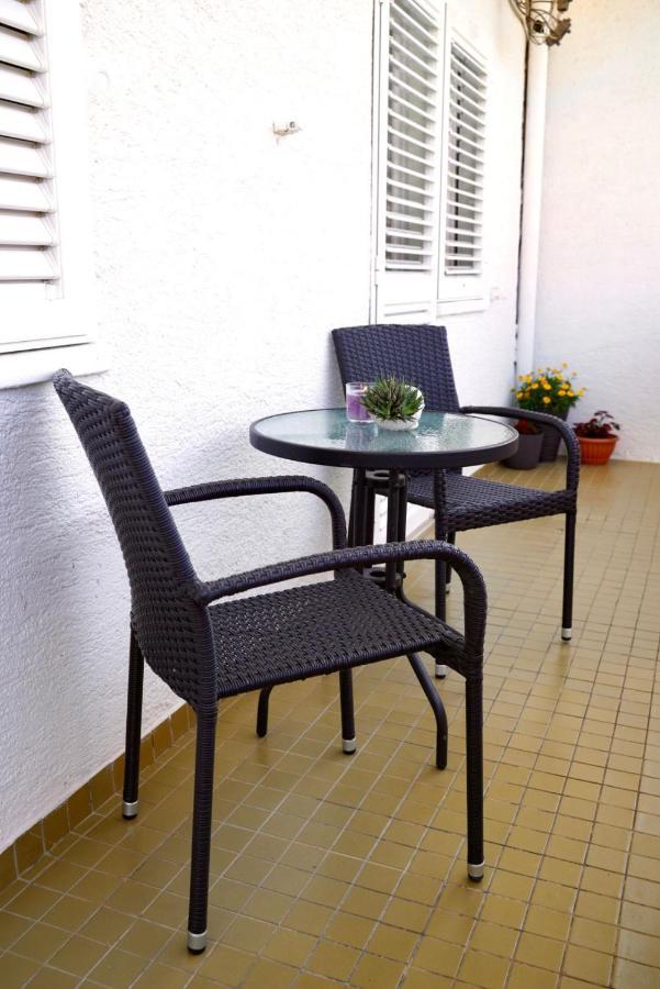 Apartment For 6 + Free Parking Place Zadar Exterior photo